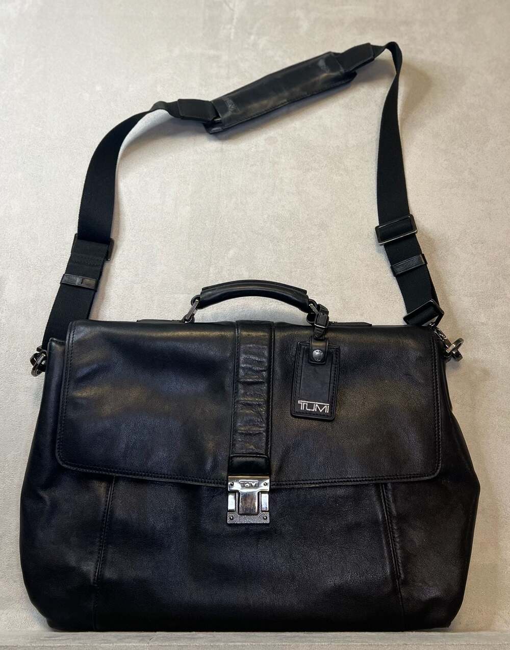 Vtg Tumi Beacon Hill Irving Slim Leather Briefcase 68541D